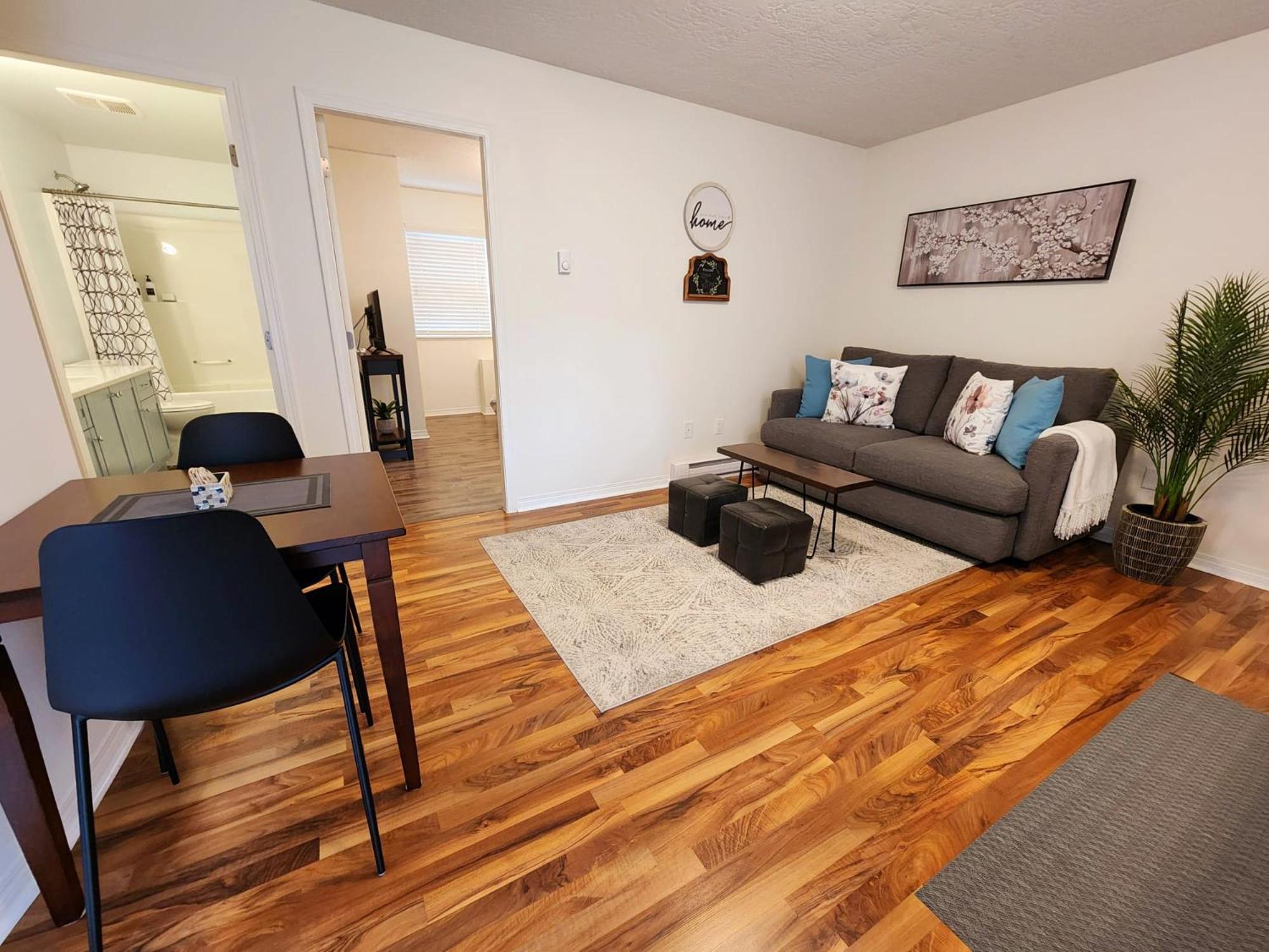 Adorable 1- Bedroom Suite In Langford Victoria Eksteriør bilde